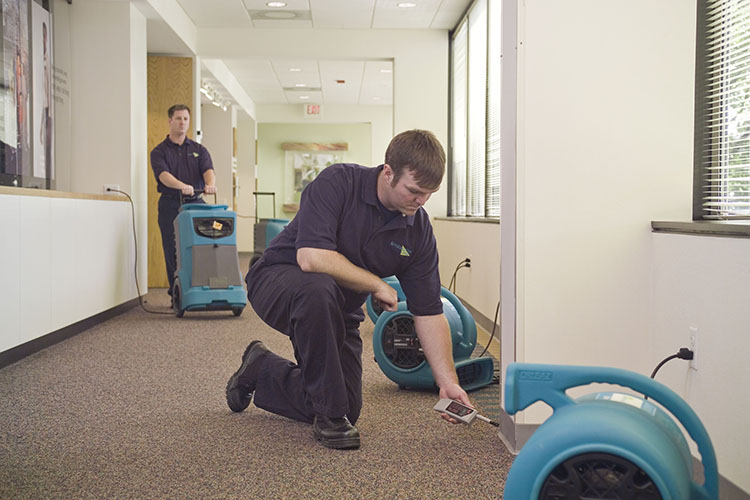 RESTAURATION D'UN COMMERCE SUITE AUX DOMMAGES CAUSES PAR UNE INONDATION